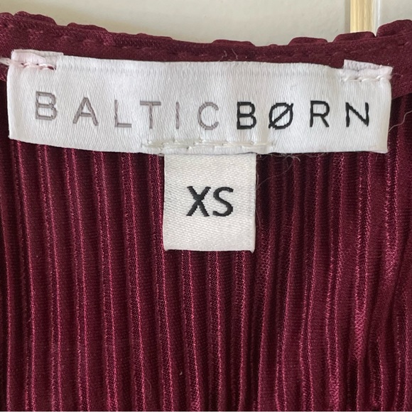 Baltic Born Athena Pleated Short Sleeve Mulberry Maxi Dress Size XS - Picture 9 of 14